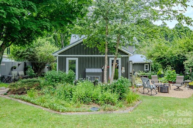5950 N US 19e Highway, Newland, NC 28657