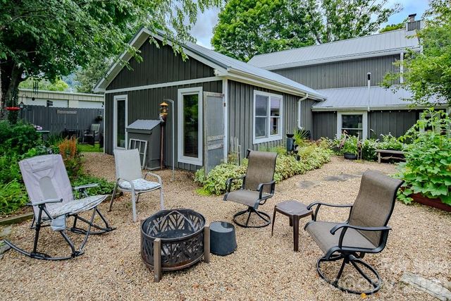 5950 N US 19e Highway, Newland, NC 28657