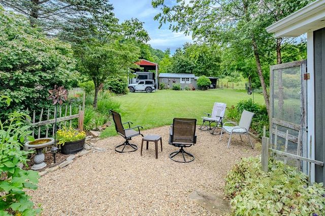 5950 N US 19e Highway, Newland, NC 28657