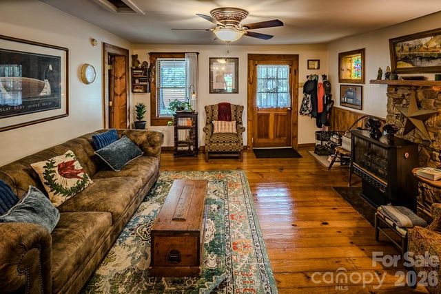 5950 N US 19e Highway, Newland, NC 28657