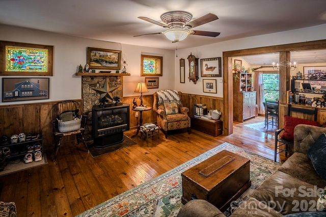 5950 N US 19e Highway, Newland, NC 28657