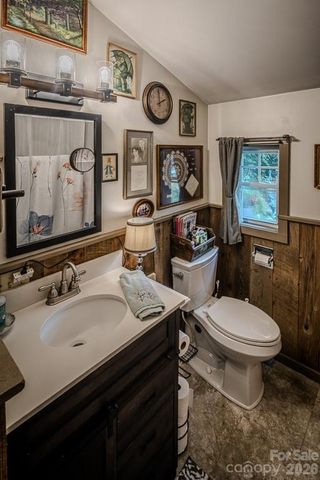 5950 N US 19e Highway, Newland, NC 28657
