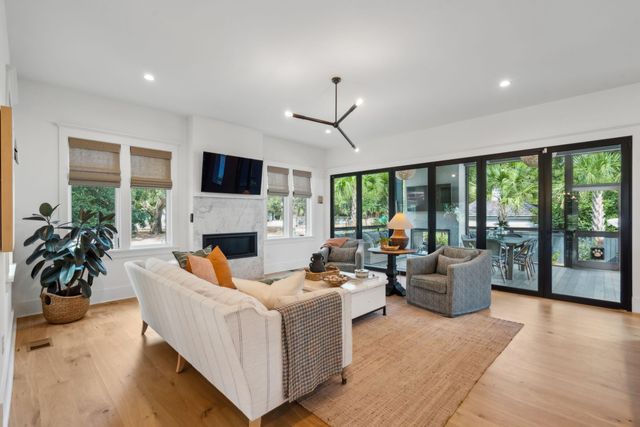 208 Mccormick Street, Mount Pleasant, SC 29464