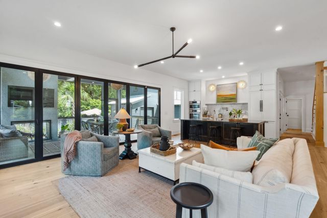 208 Mccormick Street, Mount Pleasant, SC 29464