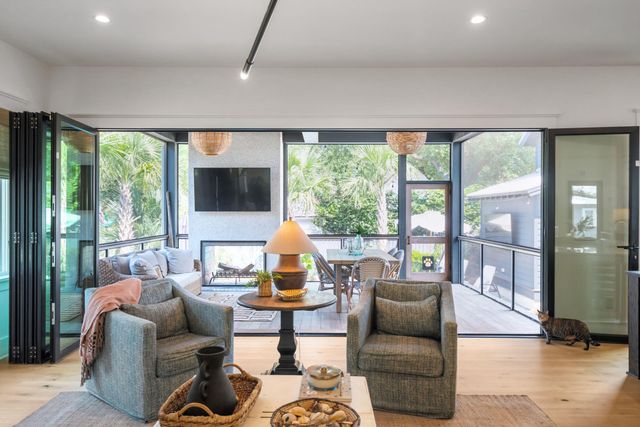 208 Mccormick Street, Mount Pleasant, SC 29464