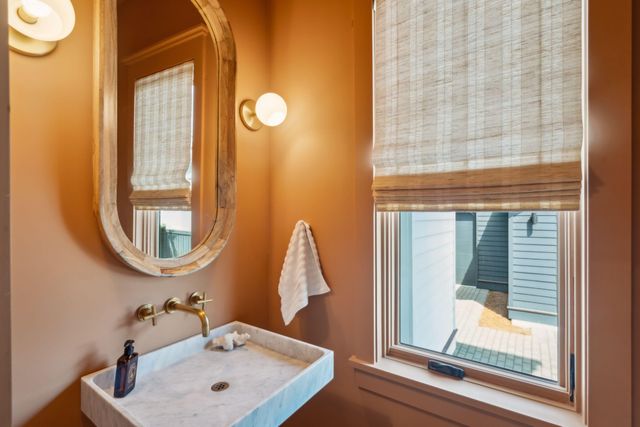 208 Mccormick Street, Mount Pleasant, SC 29464