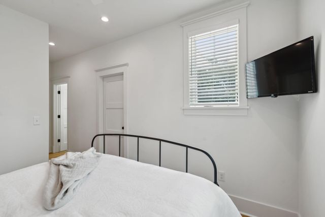 208 Mccormick Street, Mount Pleasant, SC 29464