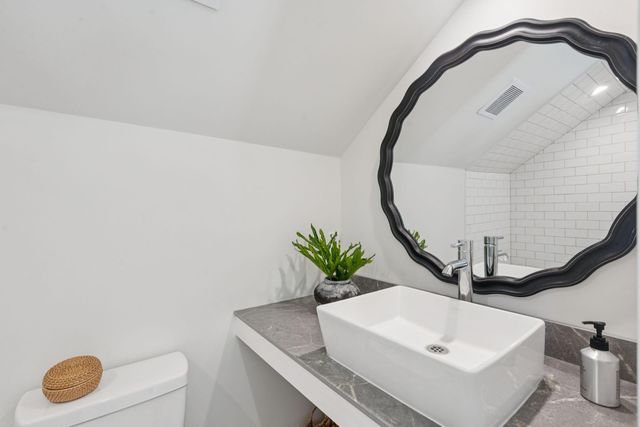 208 Mccormick Street, Mount Pleasant, SC 29464