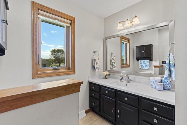 1227 Wegner DRIVE, Mukwonago, WI 53149
