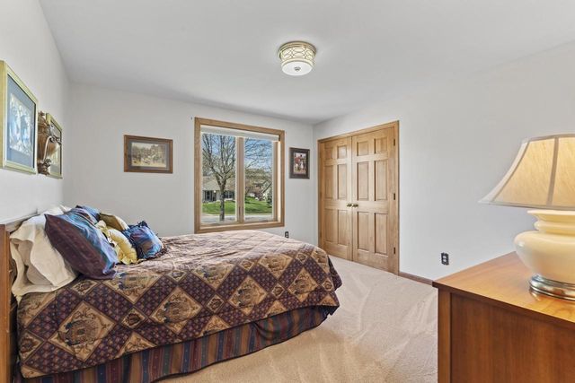 1227 Wegner DRIVE, Mukwonago, WI 53149