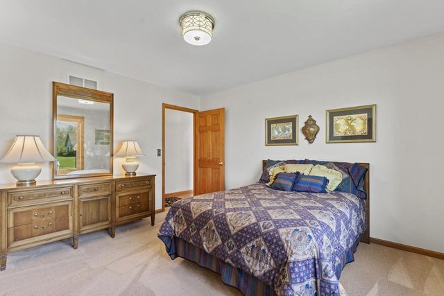 1227 Wegner DRIVE, Mukwonago, WI 53149
