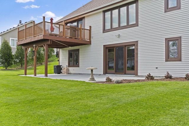 1227 Wegner DRIVE, Mukwonago, WI 53149