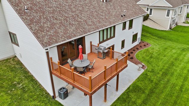 1227 Wegner DRIVE, Mukwonago, WI 53149