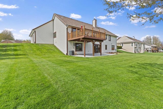 1227 Wegner DRIVE, Mukwonago, WI 53149