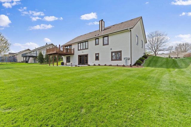 1227 Wegner DRIVE, Mukwonago, WI 53149