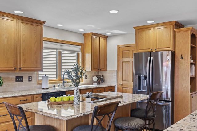 1227 Wegner DRIVE, Mukwonago, WI 53149