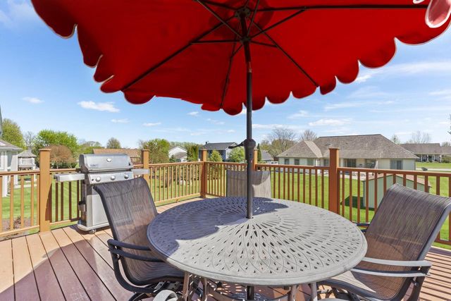 1227 Wegner DRIVE, Mukwonago, WI 53149