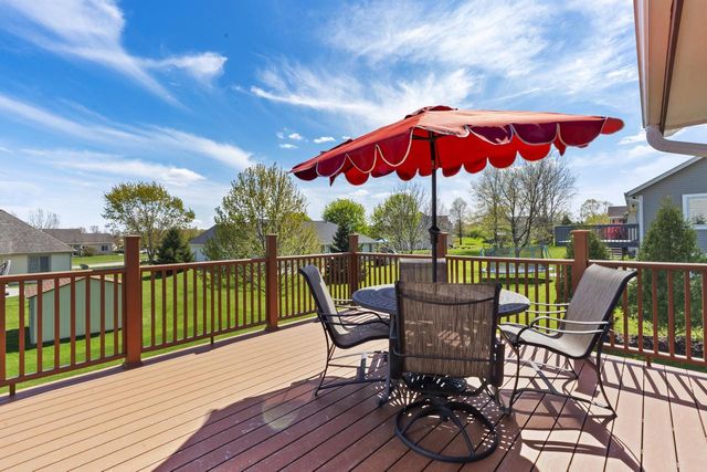 1227 Wegner DRIVE, Mukwonago, WI 53149
