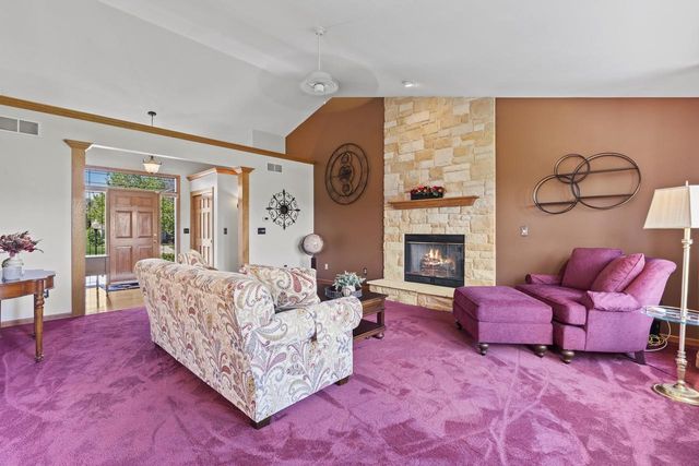 1227 Wegner DRIVE, Mukwonago, WI 53149
