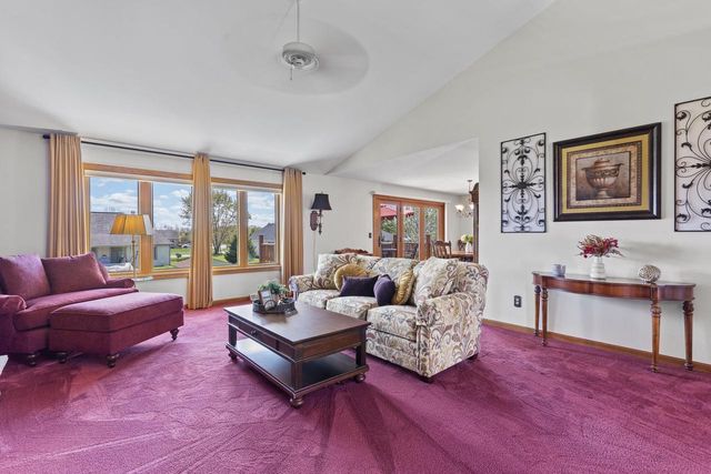 1227 Wegner DRIVE, Mukwonago, WI 53149