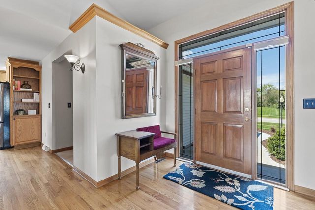 1227 Wegner DRIVE, Mukwonago, WI 53149