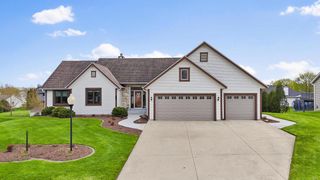 1227 Wegner DRIVE, Mukwonago, WI 53149