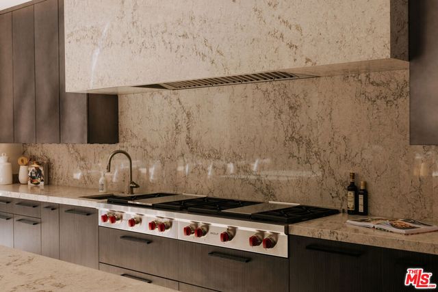 219 Homewood Road, Los Angeles, CA 90049