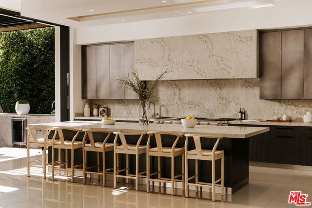 219 Homewood Road, Los Angeles, CA 90049