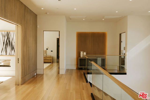 219 Homewood Road, Los Angeles, CA 90049