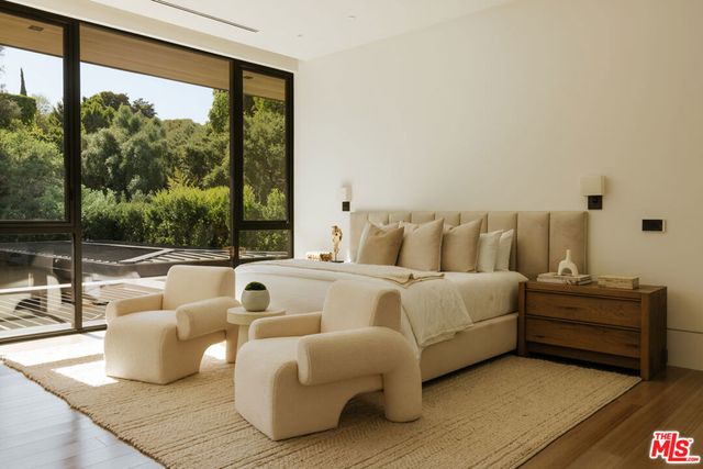 219 Homewood Road, Los Angeles, CA 90049