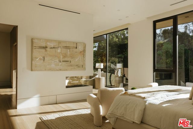 219 Homewood Road, Los Angeles, CA 90049