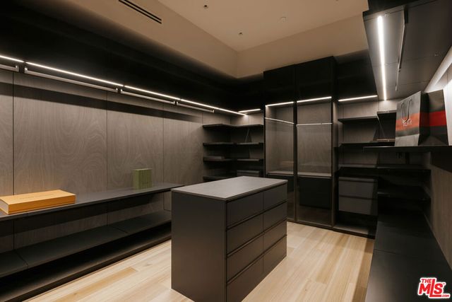 219 Homewood Road, Los Angeles, CA 90049