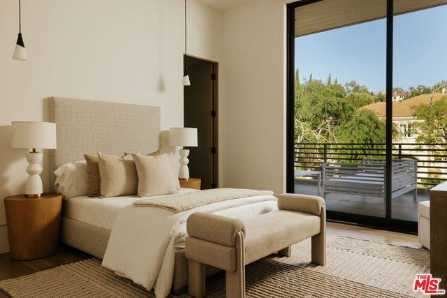 219 Homewood Road, Los Angeles, CA 90049