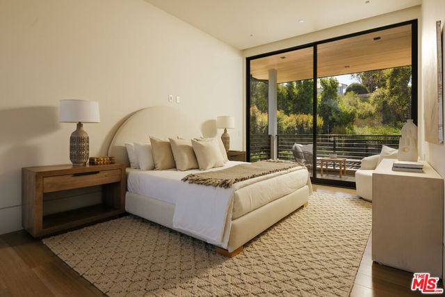 219 Homewood Road, Los Angeles, CA 90049