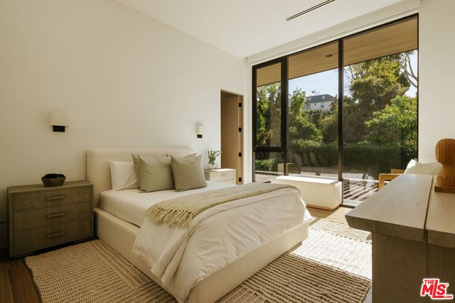 219 Homewood Road, Los Angeles, CA 90049