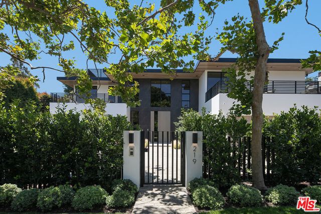 219 Homewood Road, Los Angeles, CA 90049