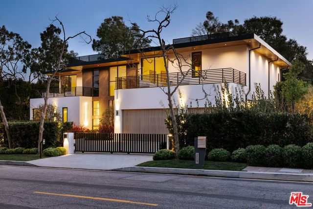 219 Homewood Road, Los Angeles, CA 90049