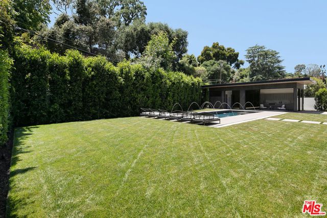 219 Homewood Road, Los Angeles, CA 90049
