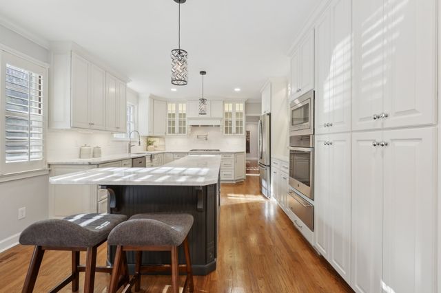 215 Rolling Fork Ct, Nashville, TN 37205