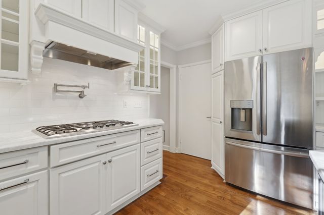 215 Rolling Fork Ct, Nashville, TN 37205