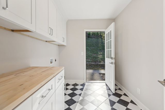 215 Rolling Fork Ct, Nashville, TN 37205