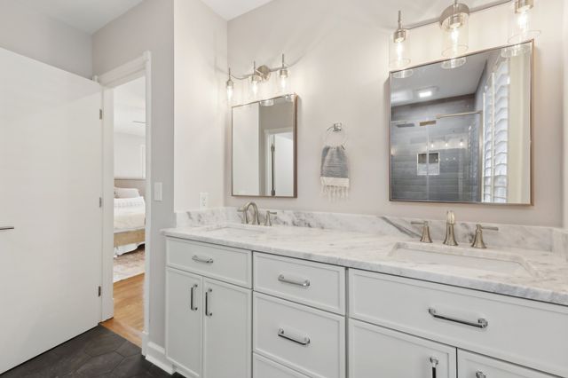 215 Rolling Fork Ct, Nashville, TN 37205