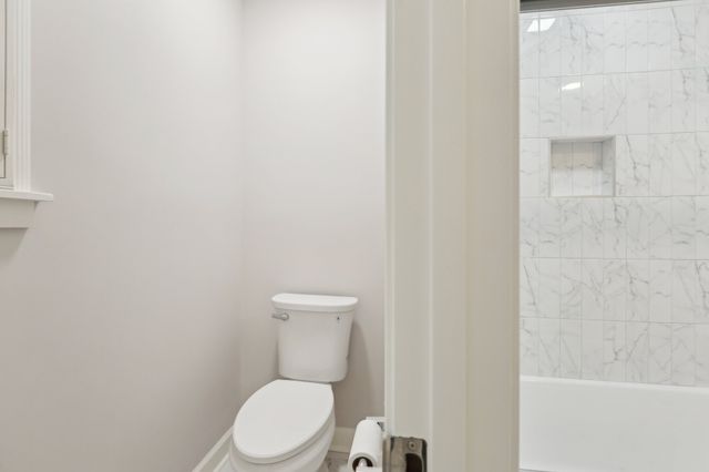 215 Rolling Fork Ct, Nashville, TN 37205