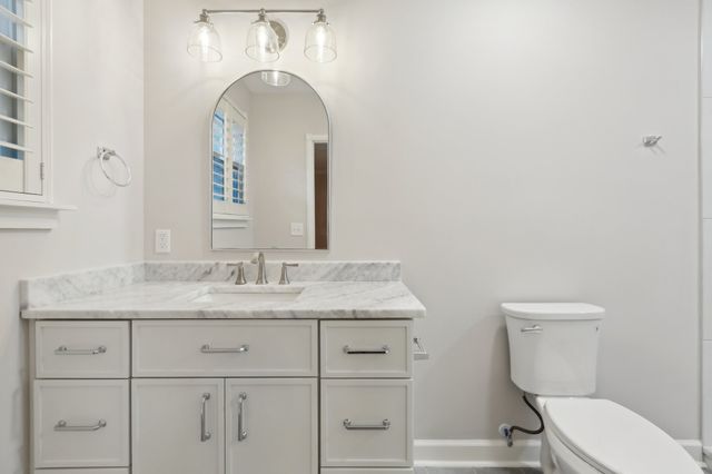 215 Rolling Fork Ct, Nashville, TN 37205