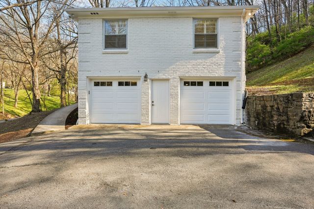 215 Rolling Fork Ct, Nashville, TN 37205