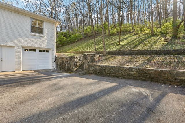 215 Rolling Fork Ct, Nashville, TN 37205