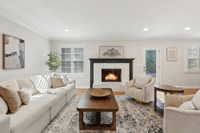 215 Rolling Fork Ct, Nashville, TN 37205