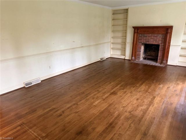 1000 Englewood Drive, Winston-salem, NC 27106