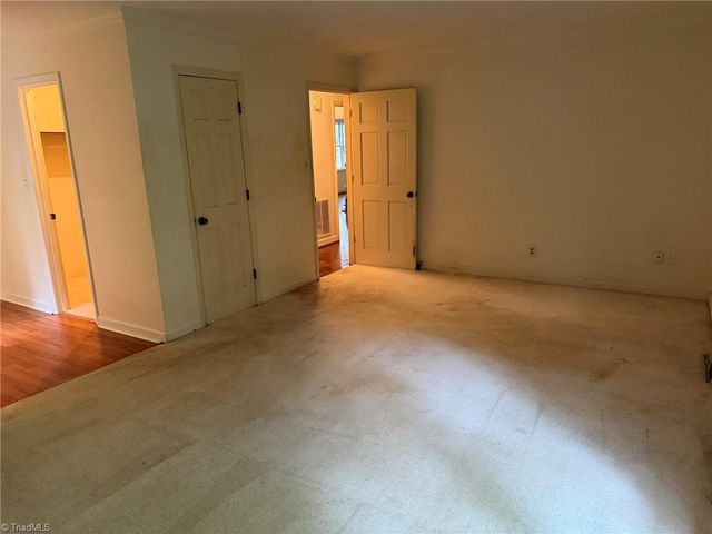 1000 Englewood Drive, Winston-salem, NC 27106