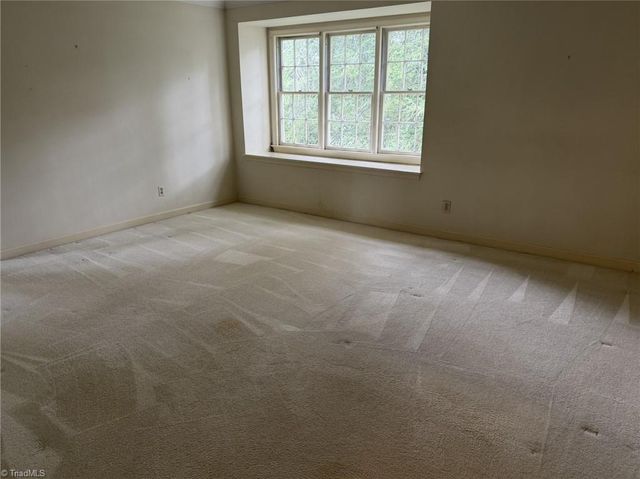 1000 Englewood Drive, Winston-salem, NC 27106